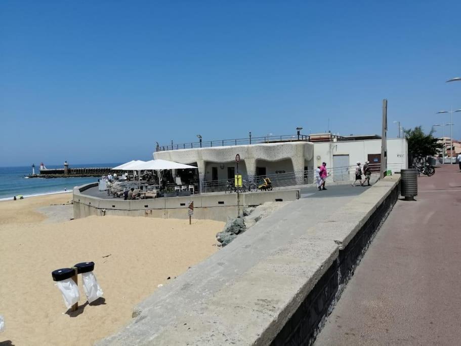 Appartement A 70M De La Plage Et L Estacade De كابروتو المظهر الخارجي الصورة